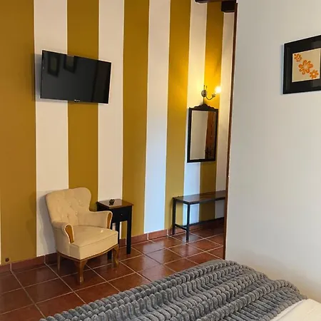 Gæstehus La Vieja Escuela 3*