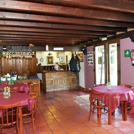 La Vieja Escuela 3* La Revilla