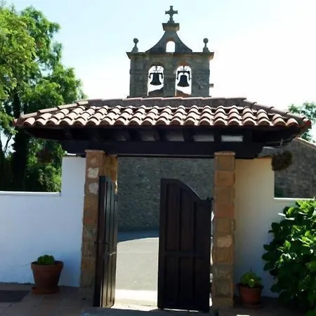 La Vieja Escuela 3* La Revilla