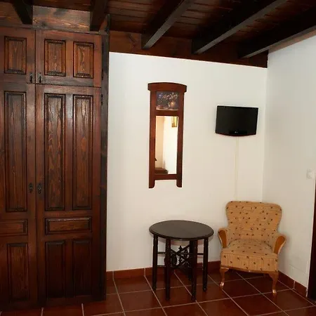 La Vieja Escuela 3* La Revilla