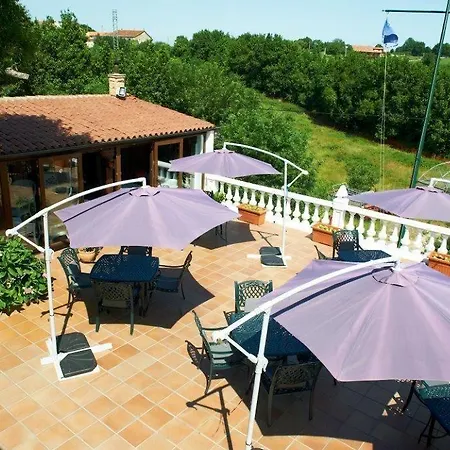 La Vieja Escuela 3* La Revilla